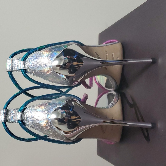 Brain Atwood BFLABREA heels - Picture 3 of 6